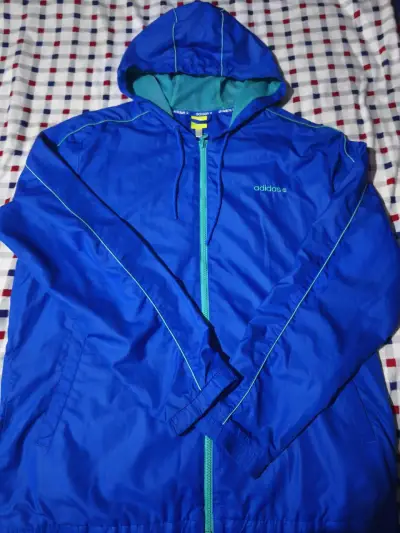 Chaqueta deportiva azul Adidas con capucha - miniatura 2