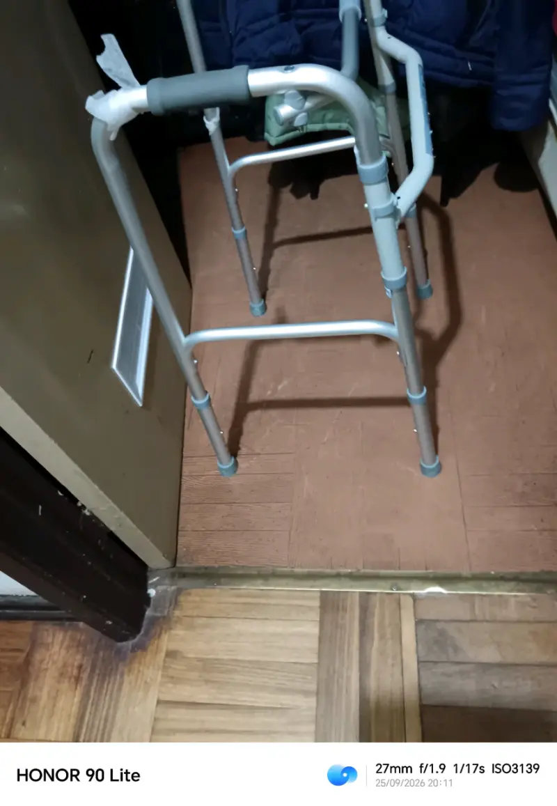 Andador plegable de aluminio para adultos - 1