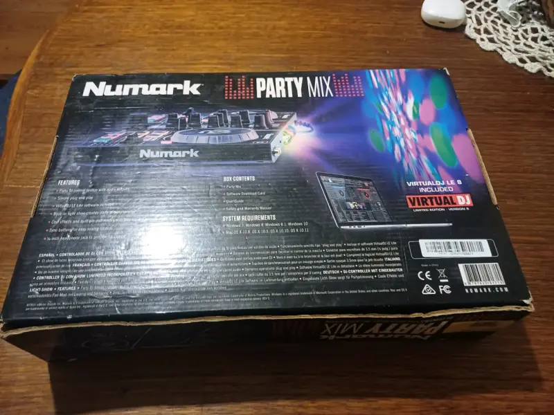 Controlador DJ Numark PartyMix con luces integrada - 6
