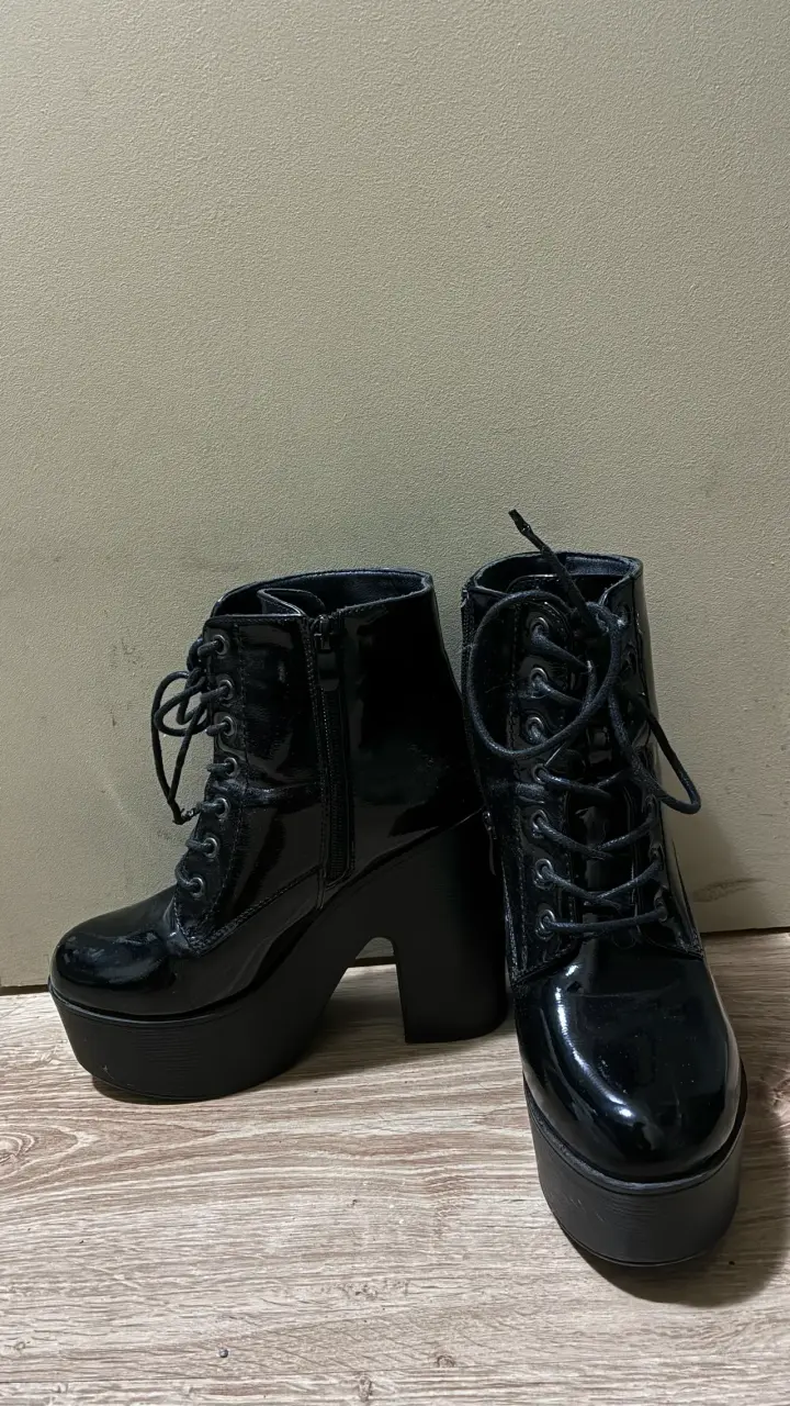 Botines negro con plataforma 36