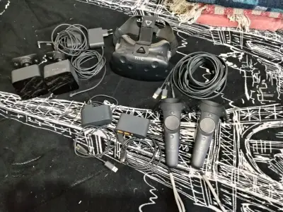 Set de Realidad Virtual HTC Vive con Accesorios - miniatura 1