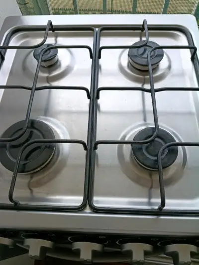 Cocina a gas Mademsa con horno y 4 quemadores - miniatura 2