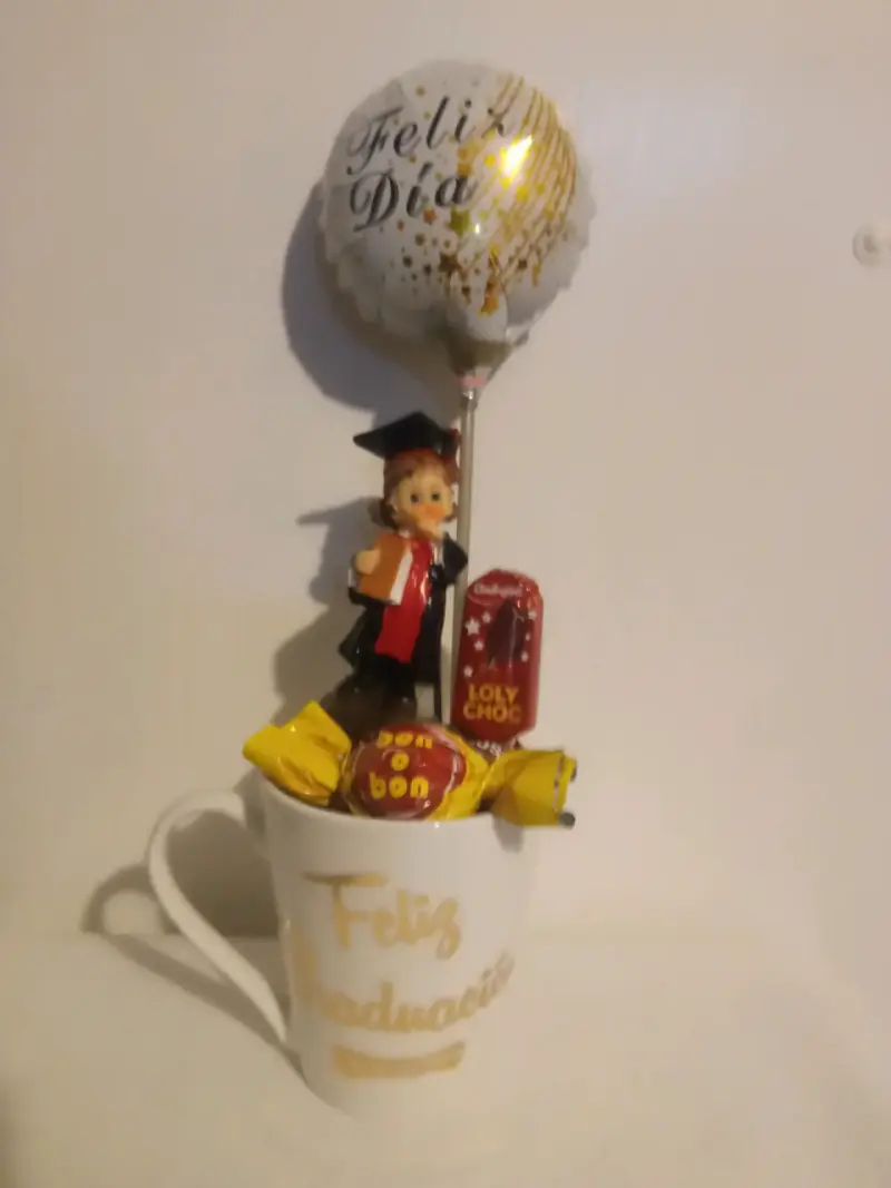 Taza de Graduación con Dulces y Globo - 3