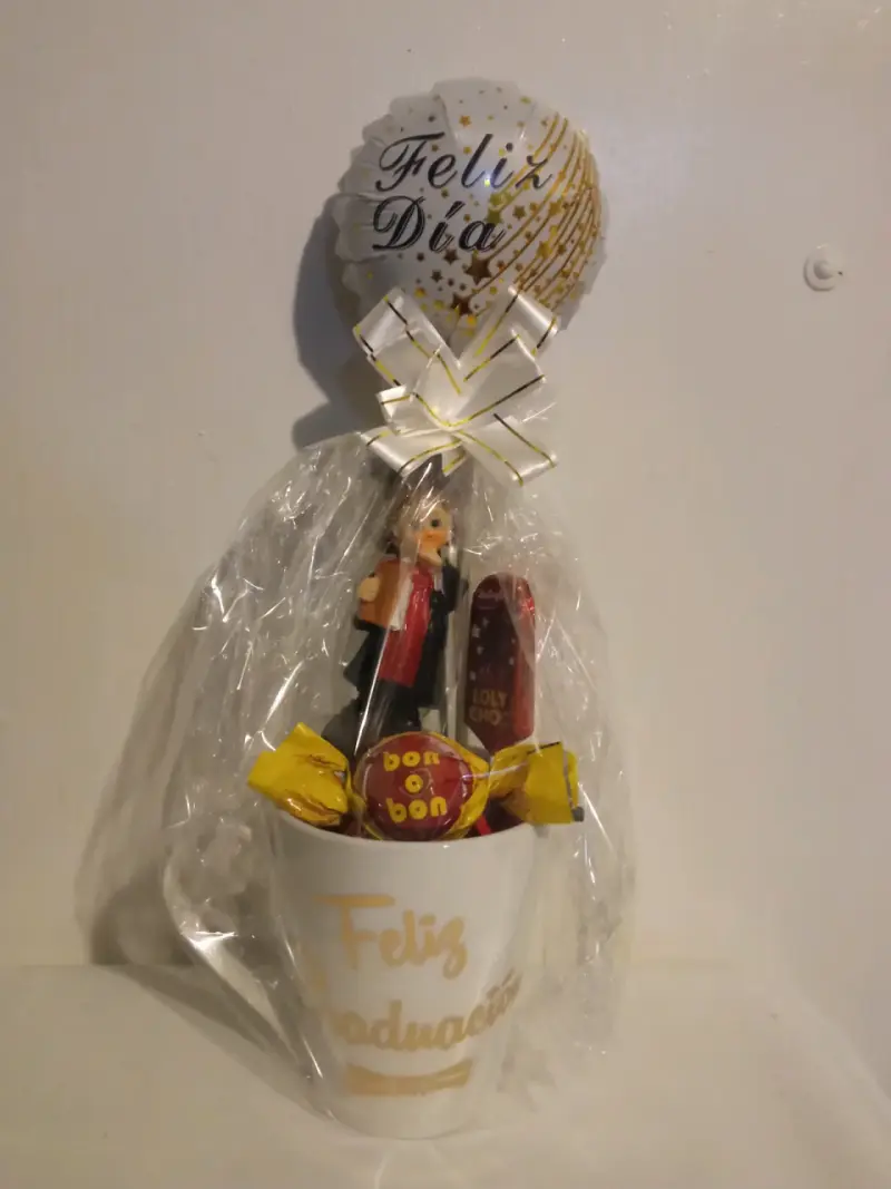 Taza de Graduación con Dulces y Globo - 6