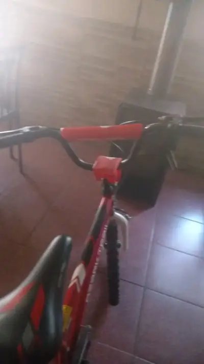 Bicicleta Ozark Trail roja para niños - miniatura 3