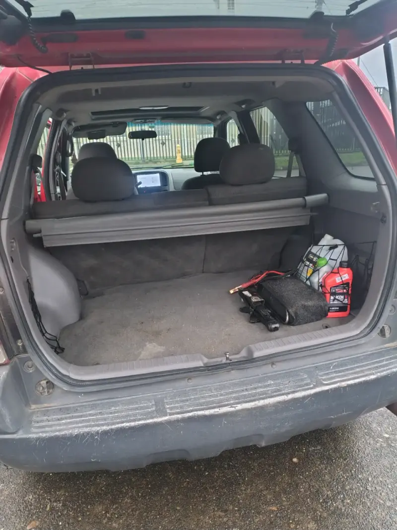 Camioneta Ford Escape 2005 en buen estado - 3