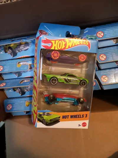 Set de 3 Autos Hot Wheels en Caja - miniatura 2