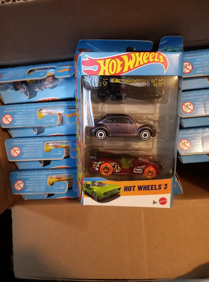 Set de 3 Autos Hot Wheels en Caja - 3