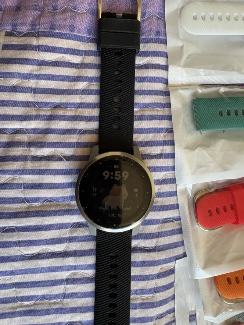 Smartwatch Garmin Vivoactive 4S con correas intercambiables - 2