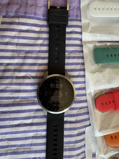 Smartwatch Garmin Vivoactive 4S con correas intercambiables - miniatura 2