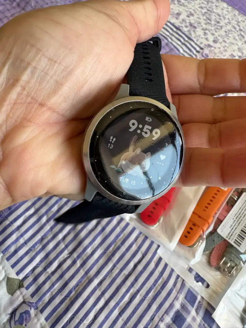 Smartwatch Garmin Vivoactive 4S con correas intercambiables - 5