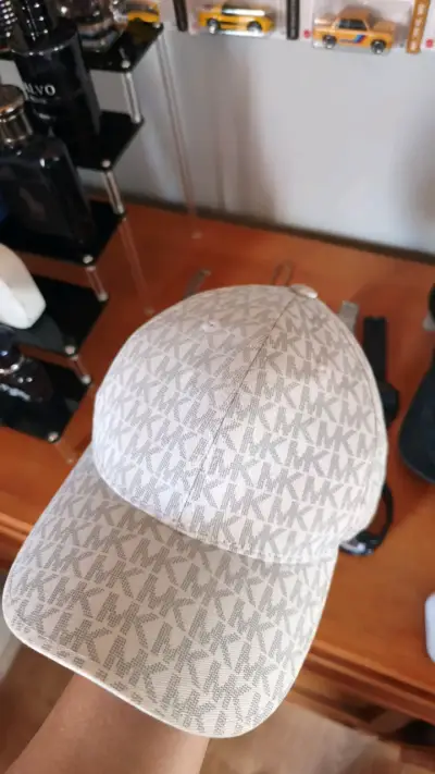 Gorra Michael Kors blanco con logo - miniatura 1