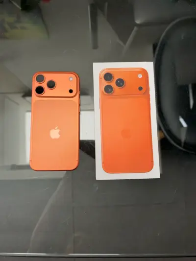 iPhone 17 Pro Max color naranja en buen estado - miniatura 1