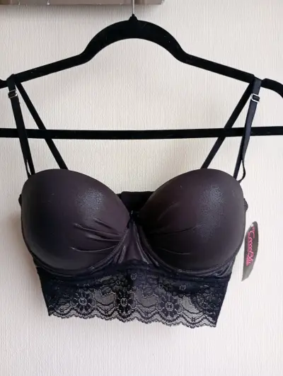 Bralette negro con encaje y tirantes ajustables - miniatura 1