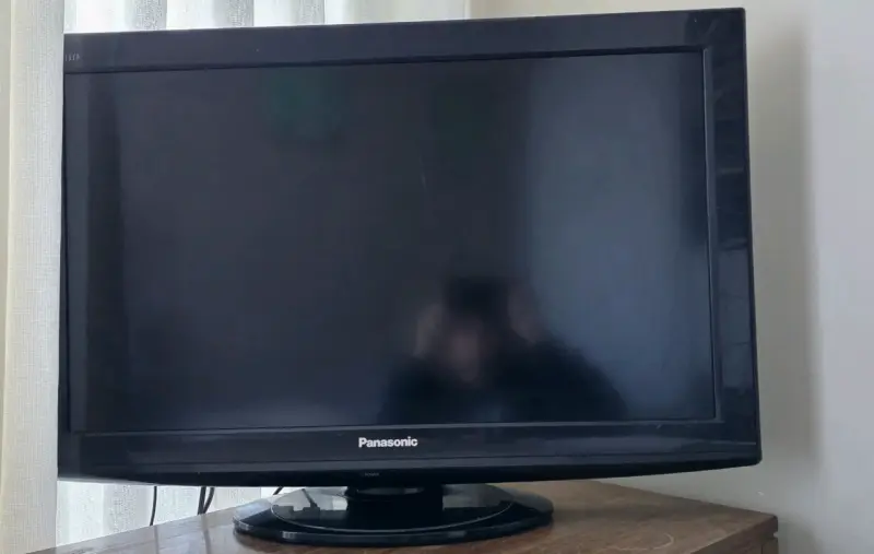 Televisor Panasonic Viera 32" LCD con Control Remoto - 4