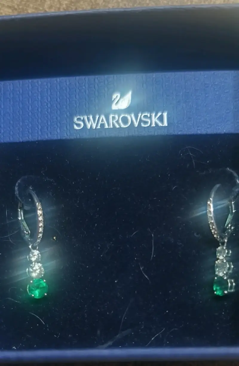 Aros Swarovski con cristales verdes - 1
