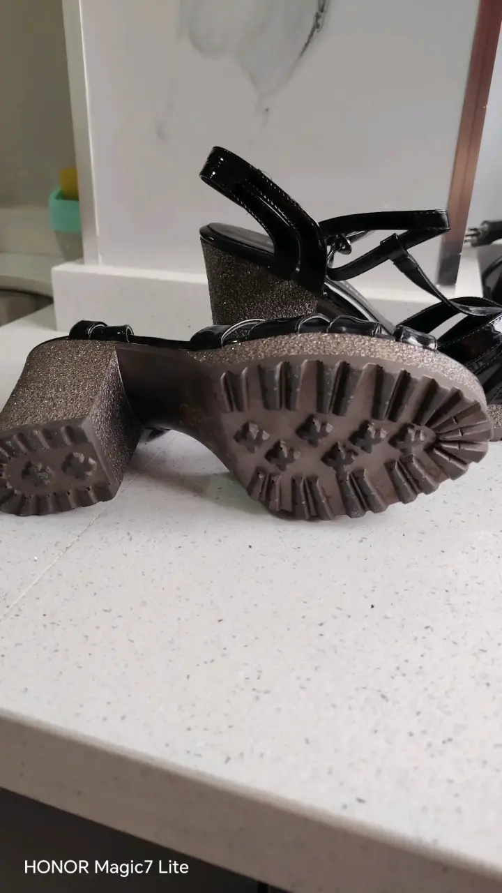 Sandalias de tacón alto negras Eda Manzini - 3