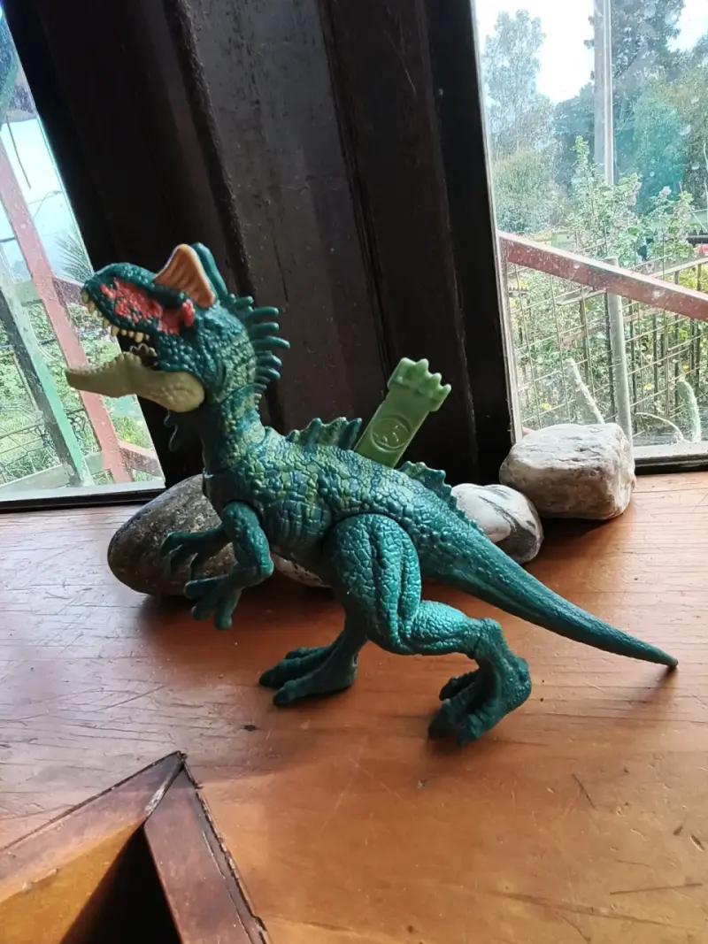 Juguete dinosaurio verde con luz y sonido - 4
