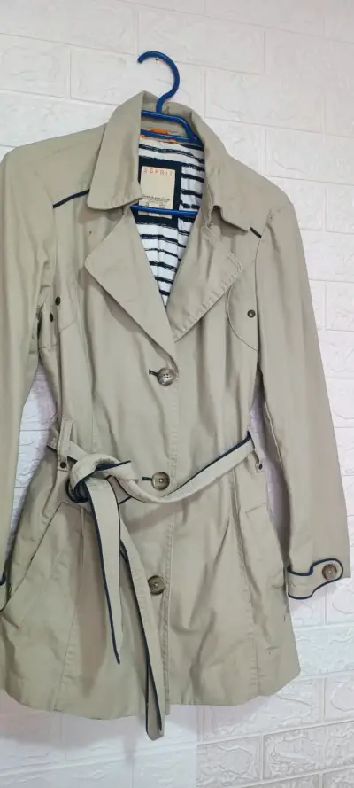 Abrigo beige con cinturón Esprit para mujer - miniatura 1