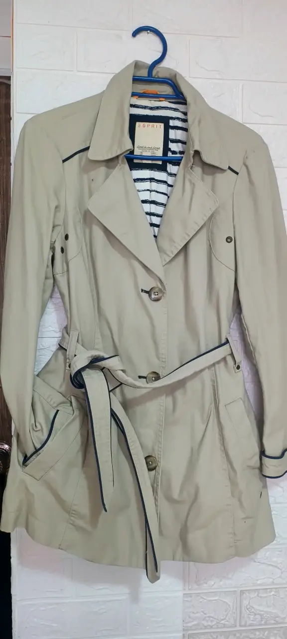 Abrigo beige con cinturón Esprit para mujer - 3