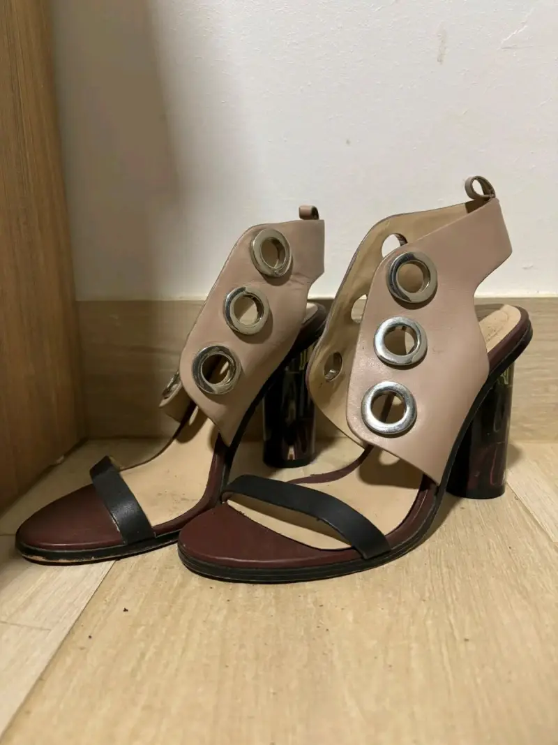 Sandalias de tacón Zara Woman con aros metálicos - 2