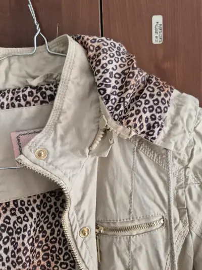 Chaqueta beige con forro animal print YD - miniatura 1