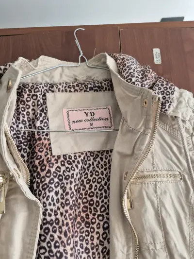 Chaqueta beige con forro animal print YD - miniatura 2