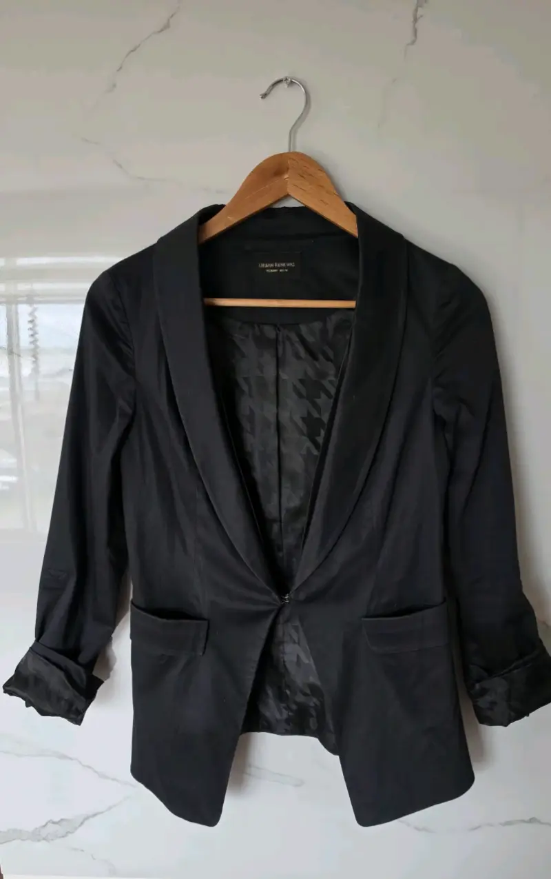 Blazer negro Urban Renewal para mujer
