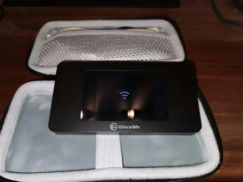 Router portátil GlocalMe con funda incluida gratis