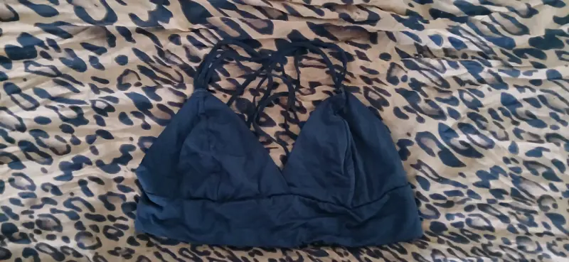 Top de bikini negro con tirantes - 2