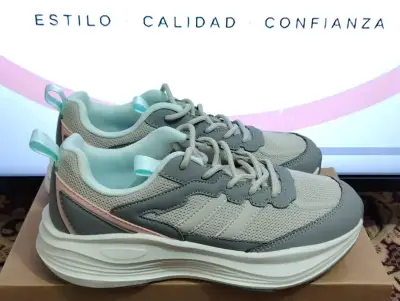 Zapatillas deportivas gris y beige para mujer - miniatura 1