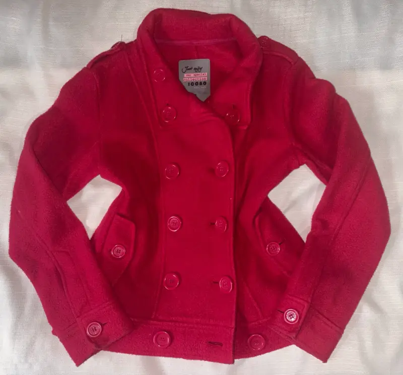 Abrigo fucsia para niña con doble botonadura - 1