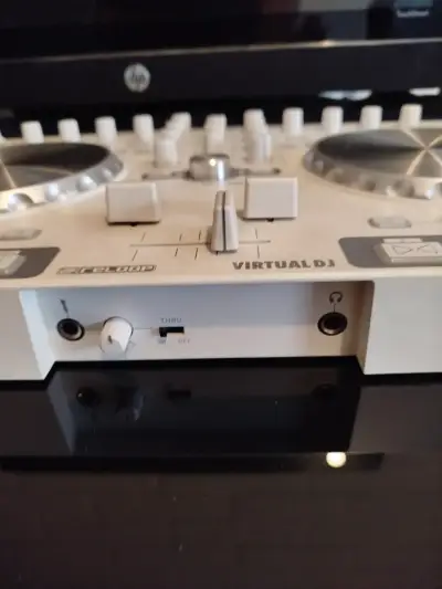 Controlador DJ marca Reloop para Virtual DJ - miniatura 2