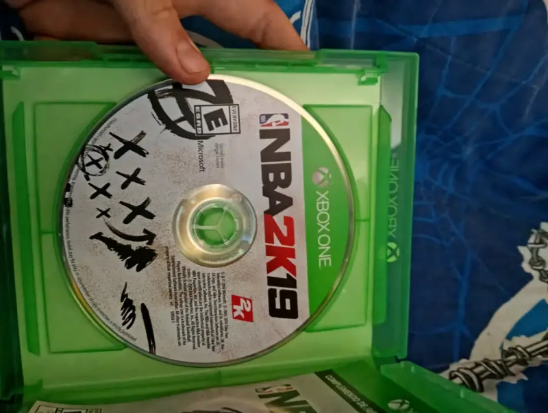 Juego NBA 2K19 para Xbox One en buen estado - 2