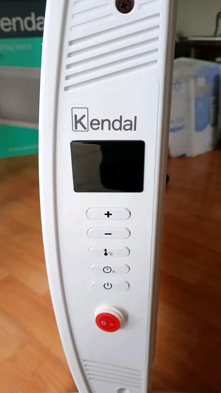 Calefactor digital Kendal KEM-Efficient03 1800W - 2