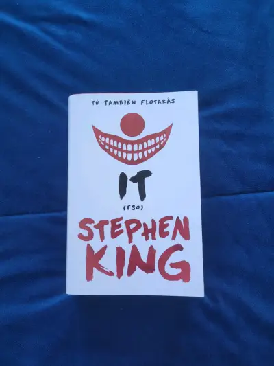 Libro 'It' de Stephen King en excelente estado - miniatura 1