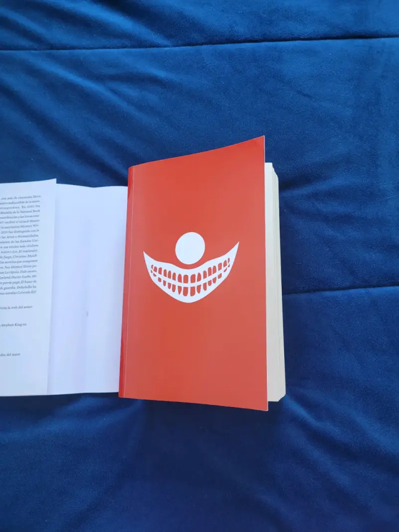 Libro 'It' de Stephen King en excelente estado - 2