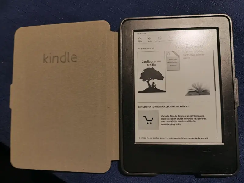 Kindle con funda protectora negra - 2