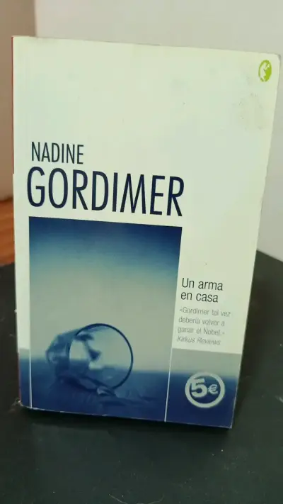 Libro 'Un arma en casa' de Nadine Gordimer - miniatura 1