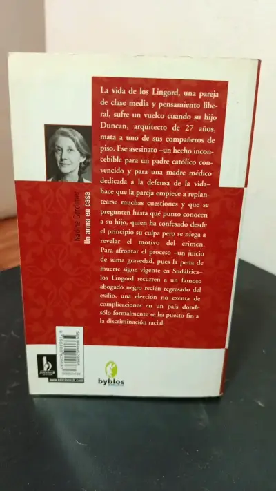 Libro 'Un arma en casa' de Nadine Gordimer - miniatura 2