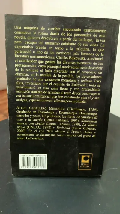 Libro 'La Máquina de Bukowski' de Atilio Caballero - miniatura 2