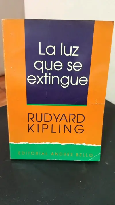 Libro 'La luz que se extingue' de Rudyard Kipling - miniatura 1
