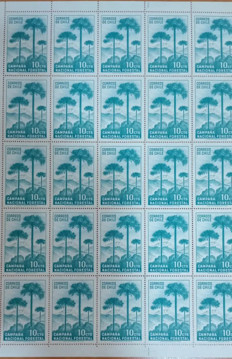 Pliegos de sellos postales de Chile con diseños hi - 2