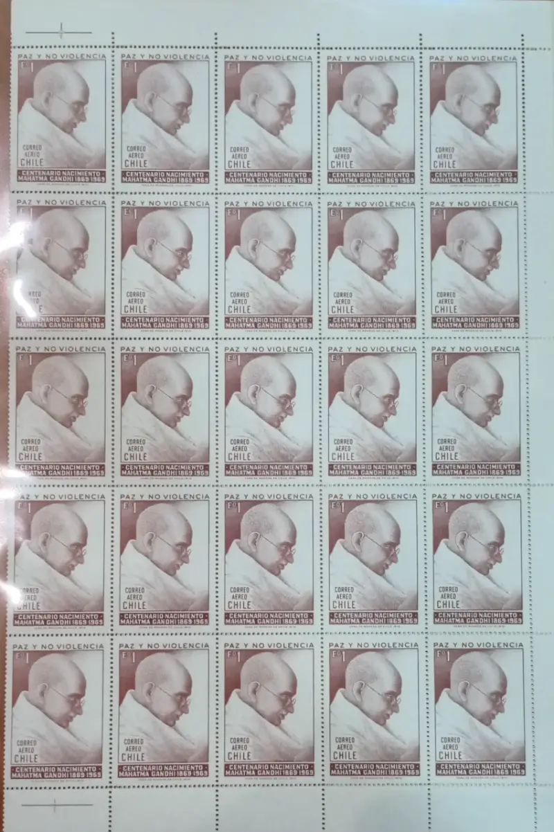 Pliegos de sellos postales de Chile con diseños hi - 6