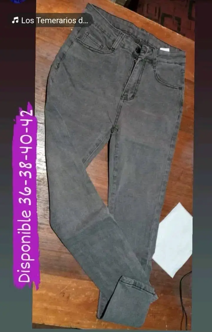 Jeans gris para mujer nuevo