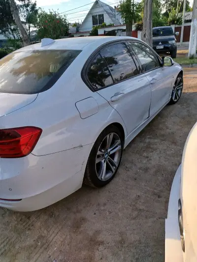 BMW Serie 3 Sedán Blanco en Buen Estado - miniatura 6