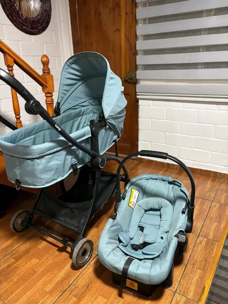 Coche de bebé con silla de auto Loop azul