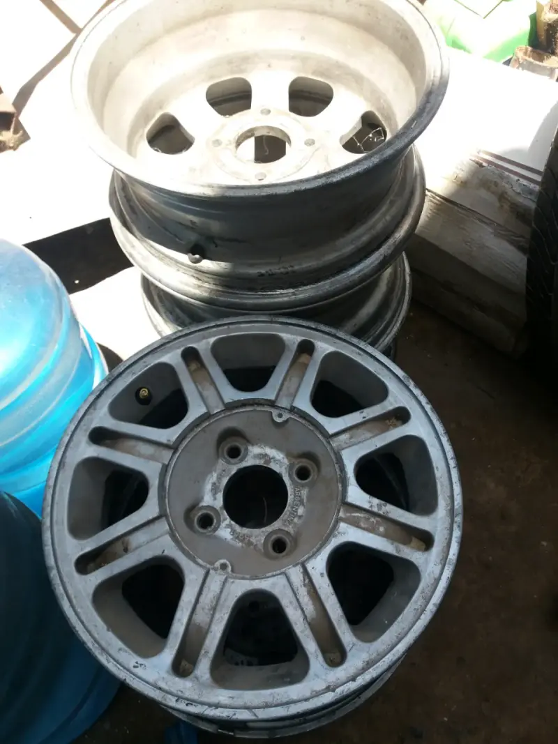 Juego de llantas de aleación usadas para auto - 3