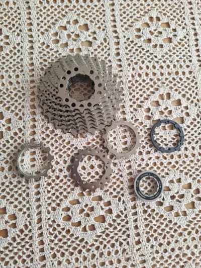 Cassette de bicicleta Shimano 10 velocidades - miniatura 3
