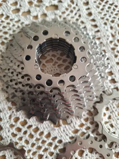Cassette de bicicleta Shimano 10 velocidades - miniatura 4